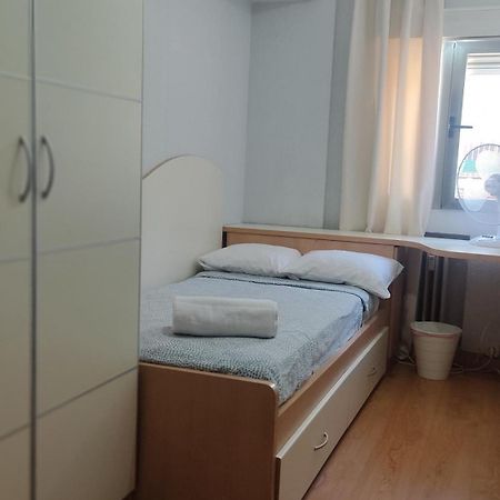 Hotel Habitacion Individual Con Bano Y Cocina Compartida Madryt Zewnętrze zdjęcie