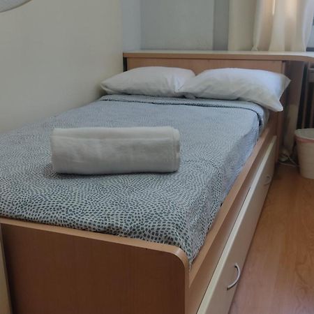Hotel Habitacion Individual Con Bano Y Cocina Compartida Madryt Zewnętrze zdjęcie