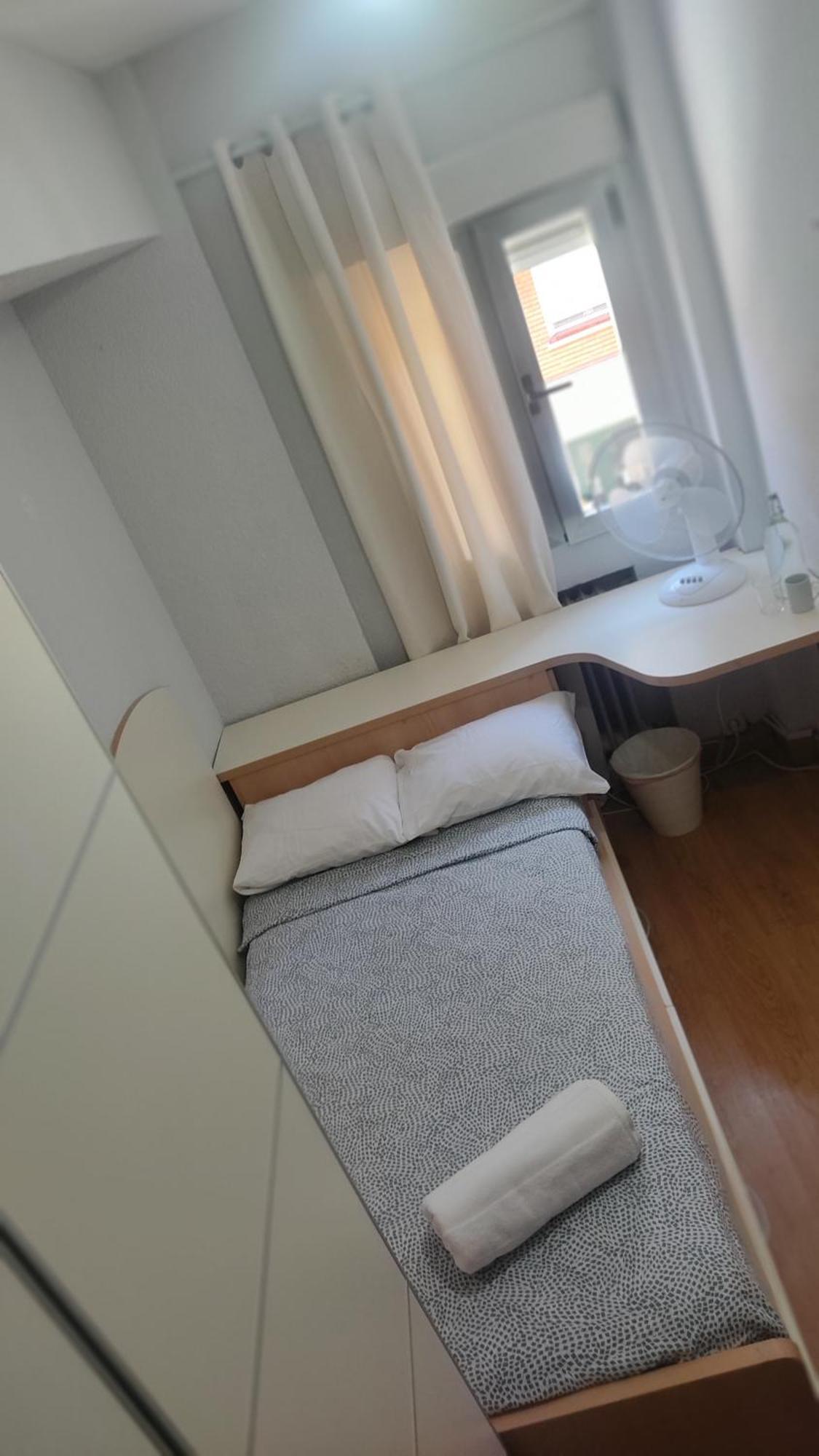 Hotel Habitacion Individual Con Bano Y Cocina Compartida Madryt Zewnętrze zdjęcie